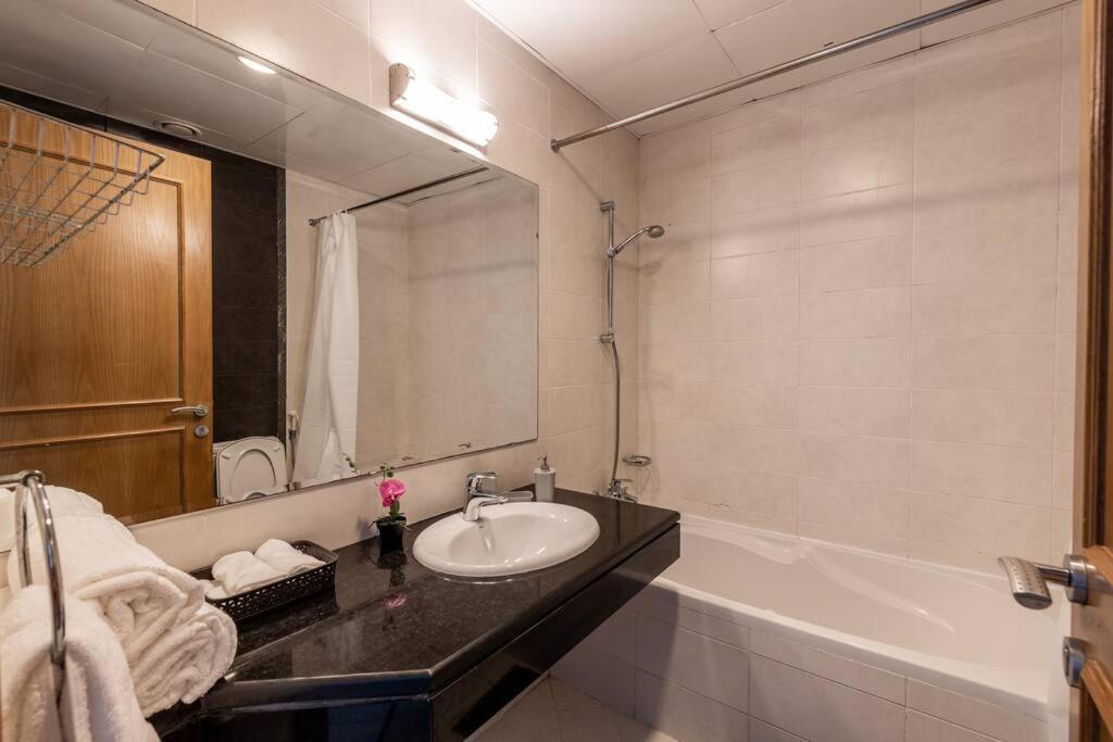 Appartement Super 2 Bedroom Sea View *