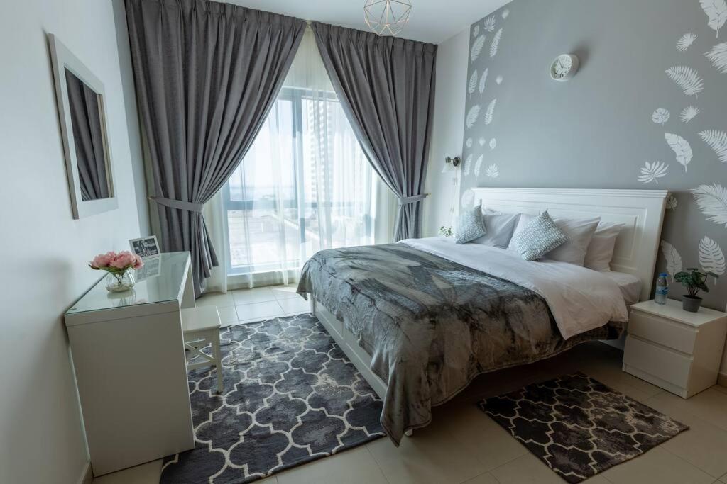 Super 2 Bedroom Sea View Appartement *